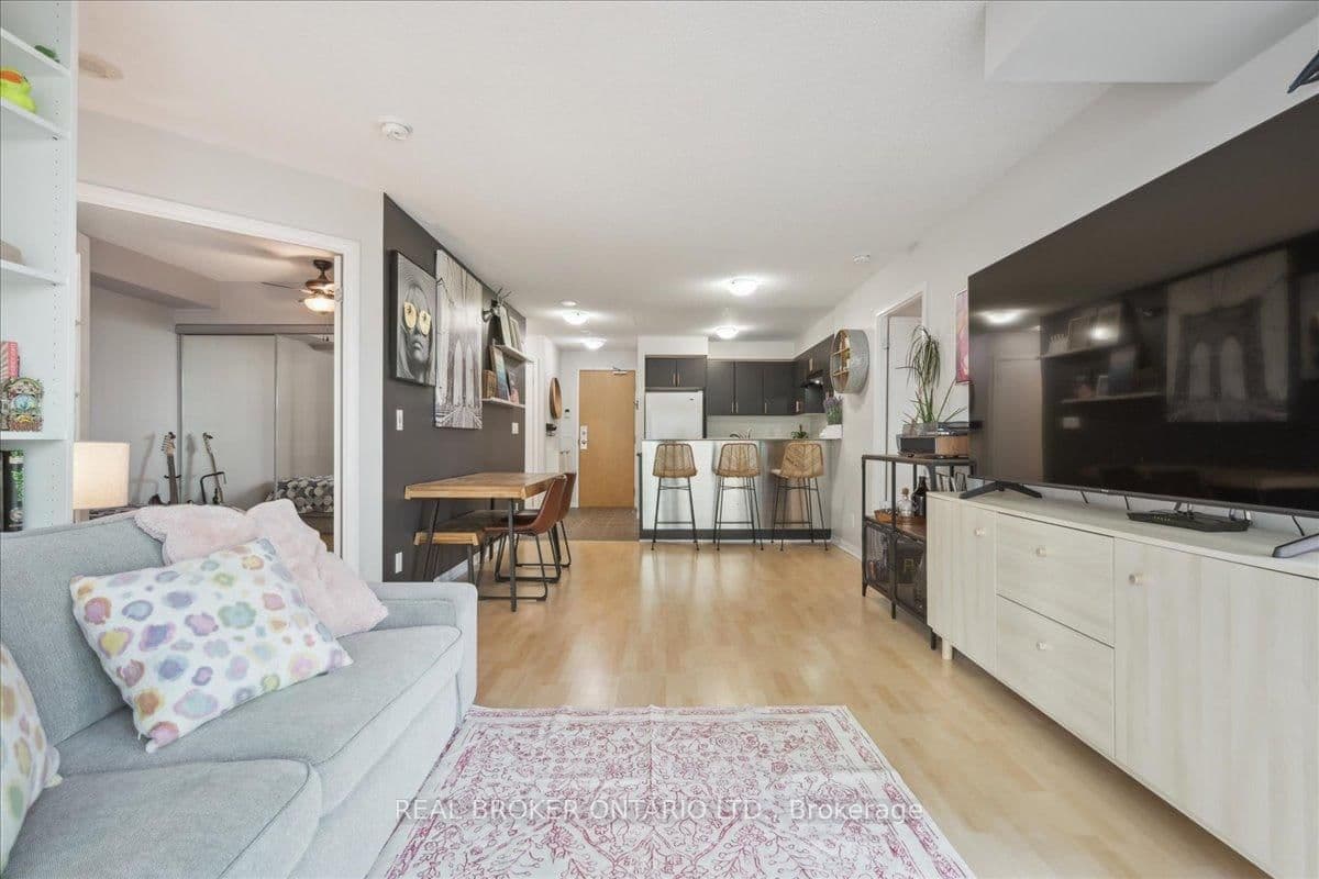 185 Legion Road N, Unit 608 - Image 1