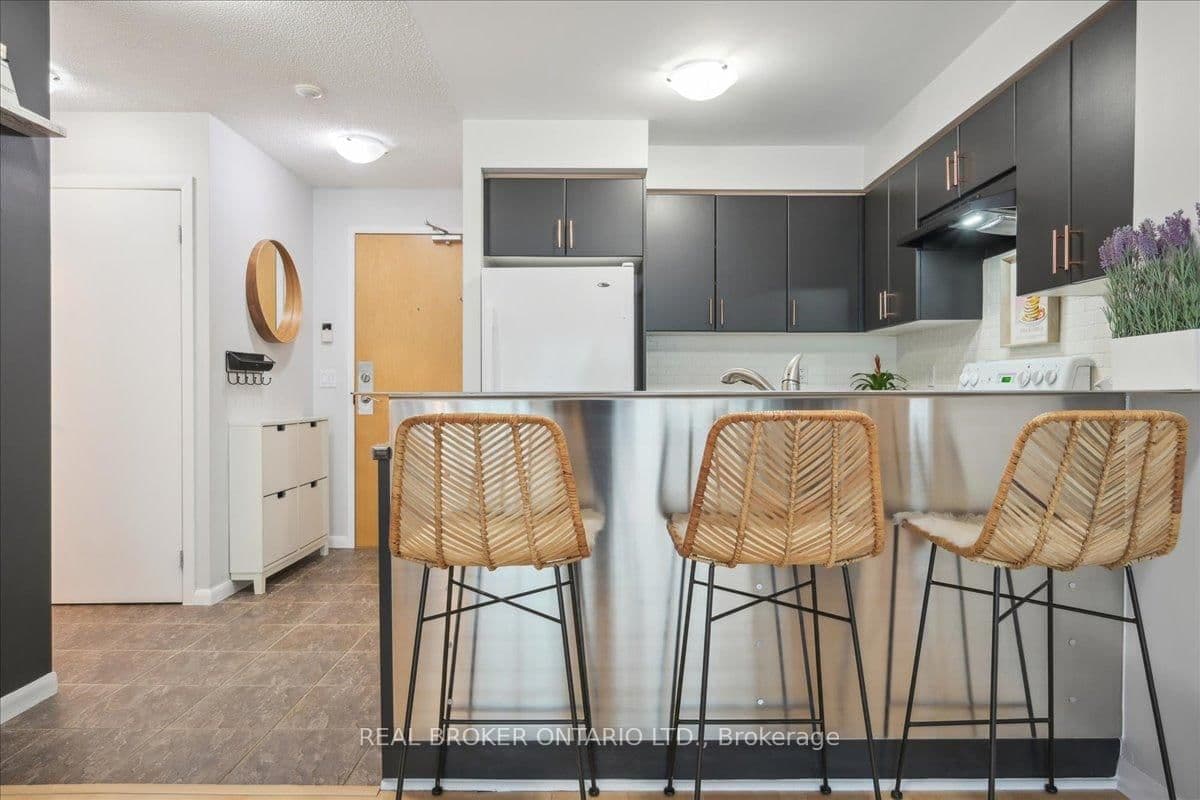 185 Legion Road N, Unit 608 thumbnail 11