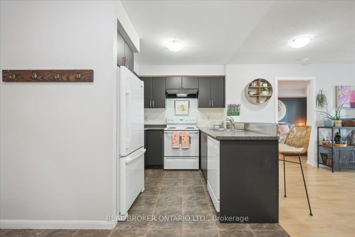 185 Legion Road N, Unit 608 thumbnail 7