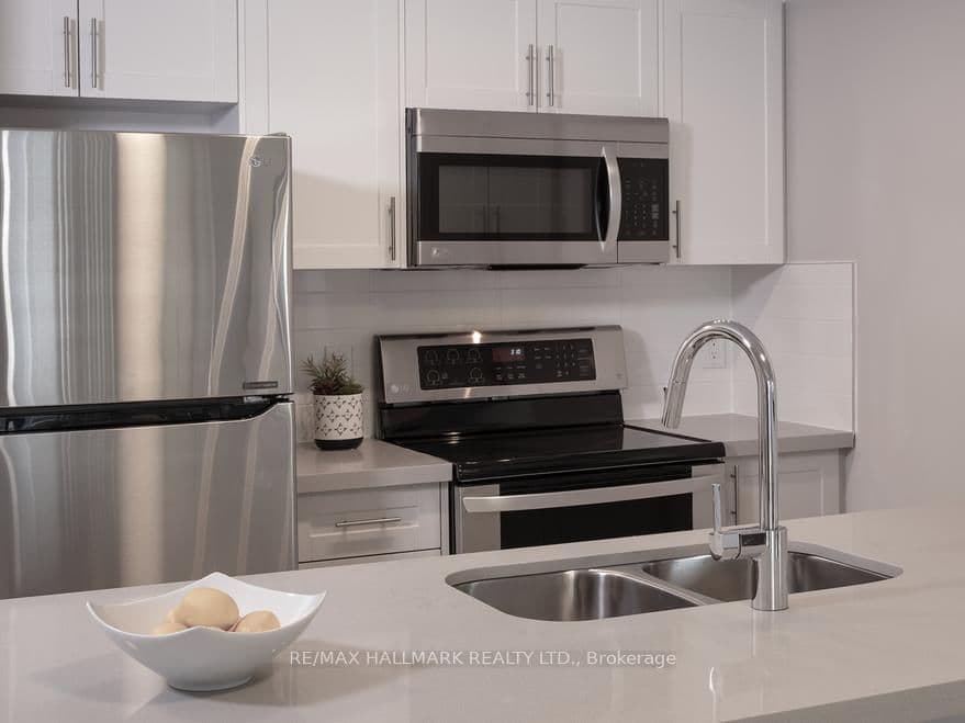 5191 Dundas Street W, Unit 1612 thumbnail 4