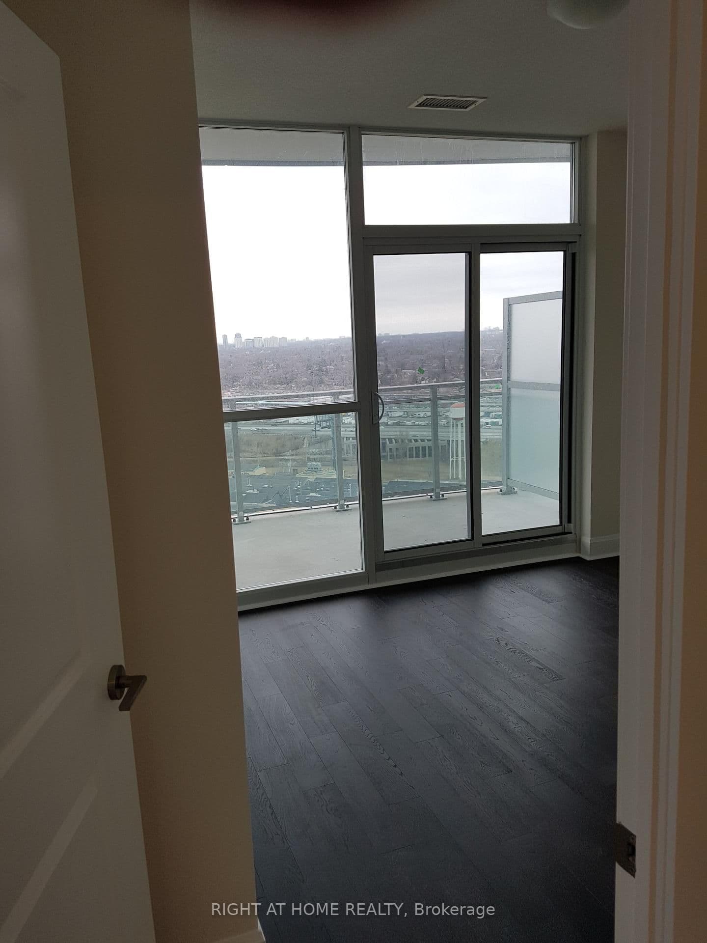 33 Shore Breeze Drive, Unit 2403 thumbnail 12