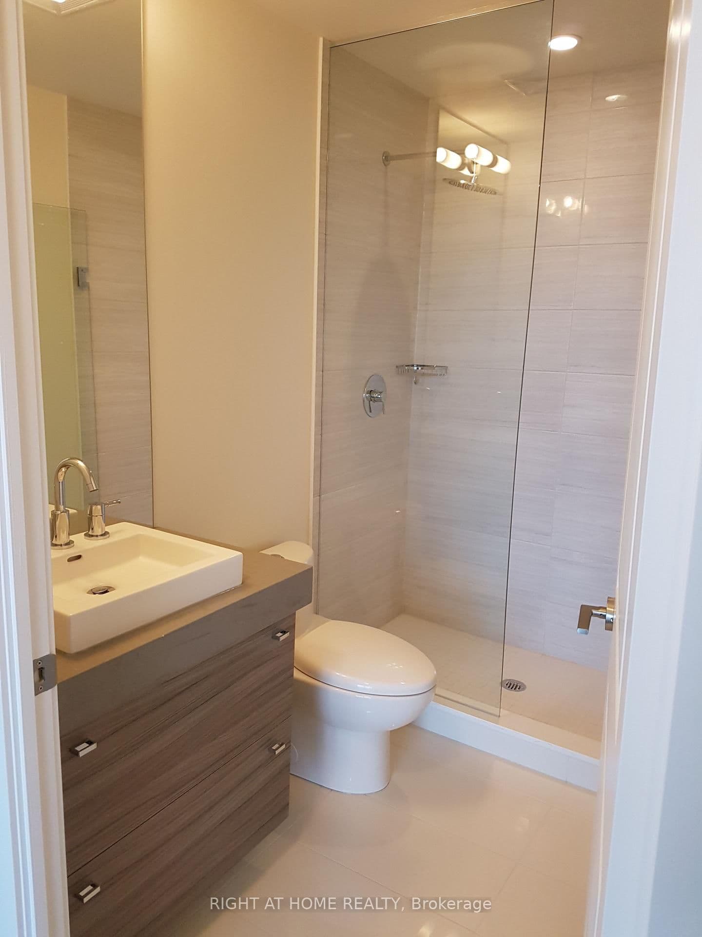 33 Shore Breeze Drive, Unit 2403 thumbnail 6