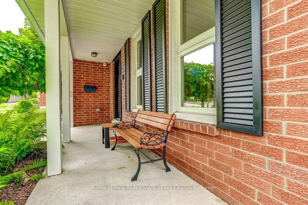 3076 Redstart Drive thumbnail 3