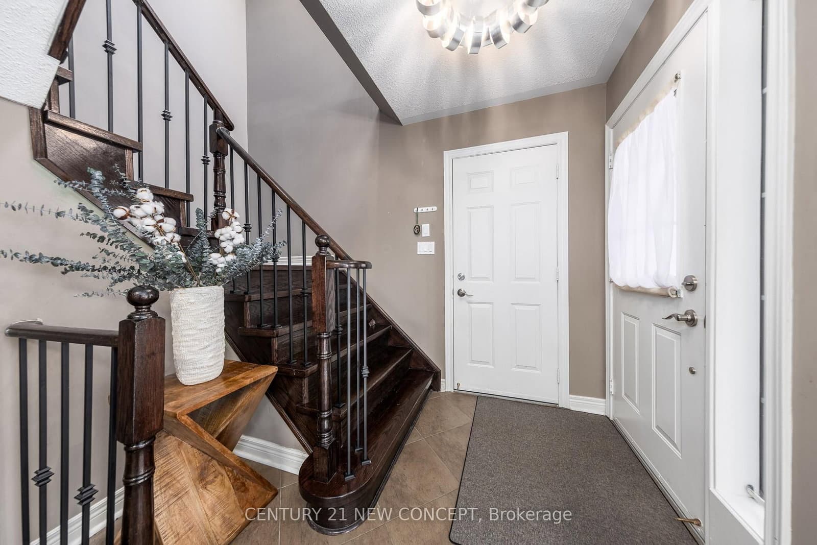1905 Broad Hollow Gate, Unit 25 thumbnail 2