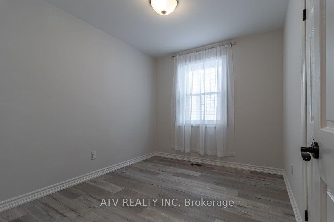 1064 Eastmount Avenue E thumbnail 5