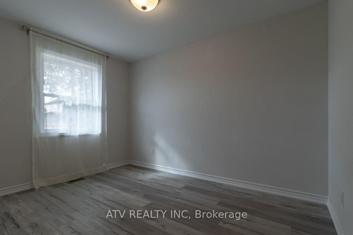 1064 Eastmount Avenue E thumbnail 8