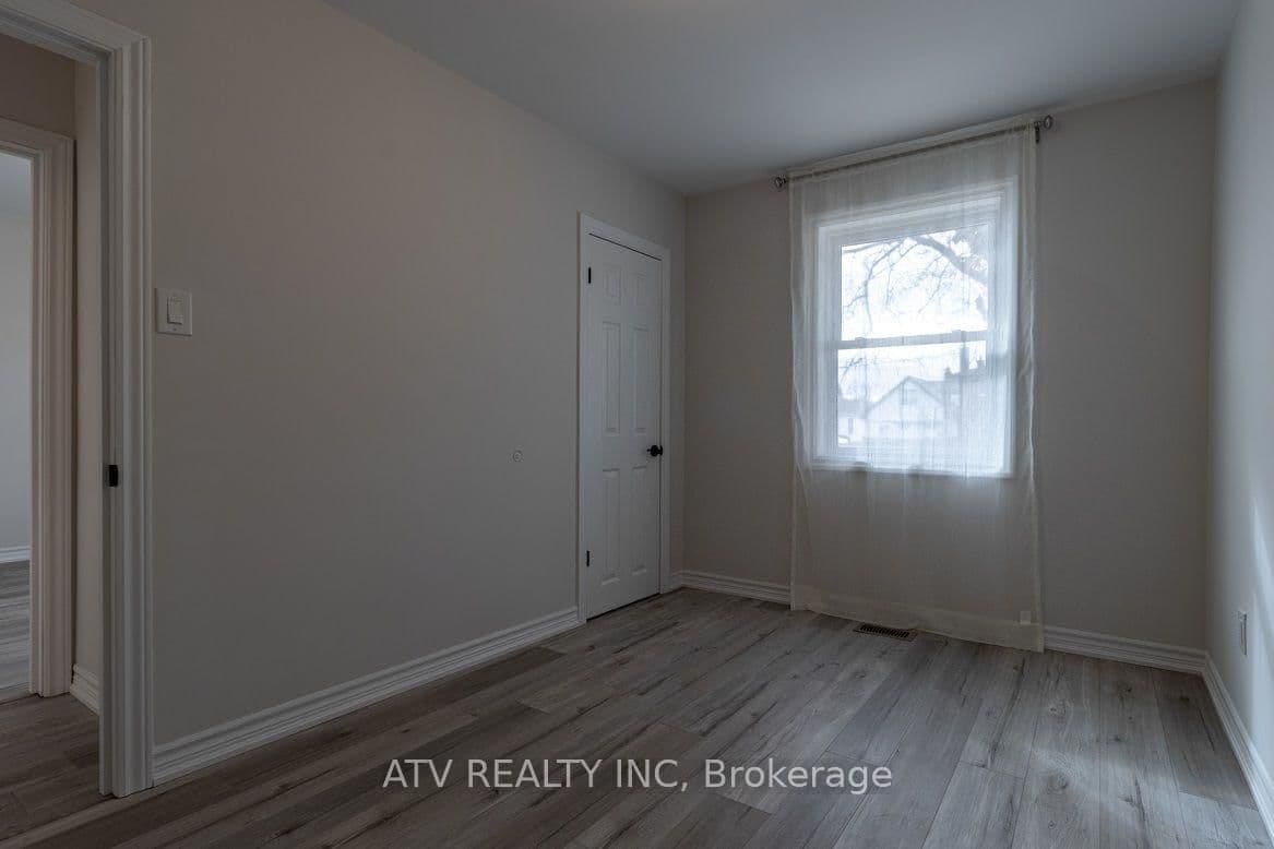 1064 Eastmount Avenue E thumbnail 9