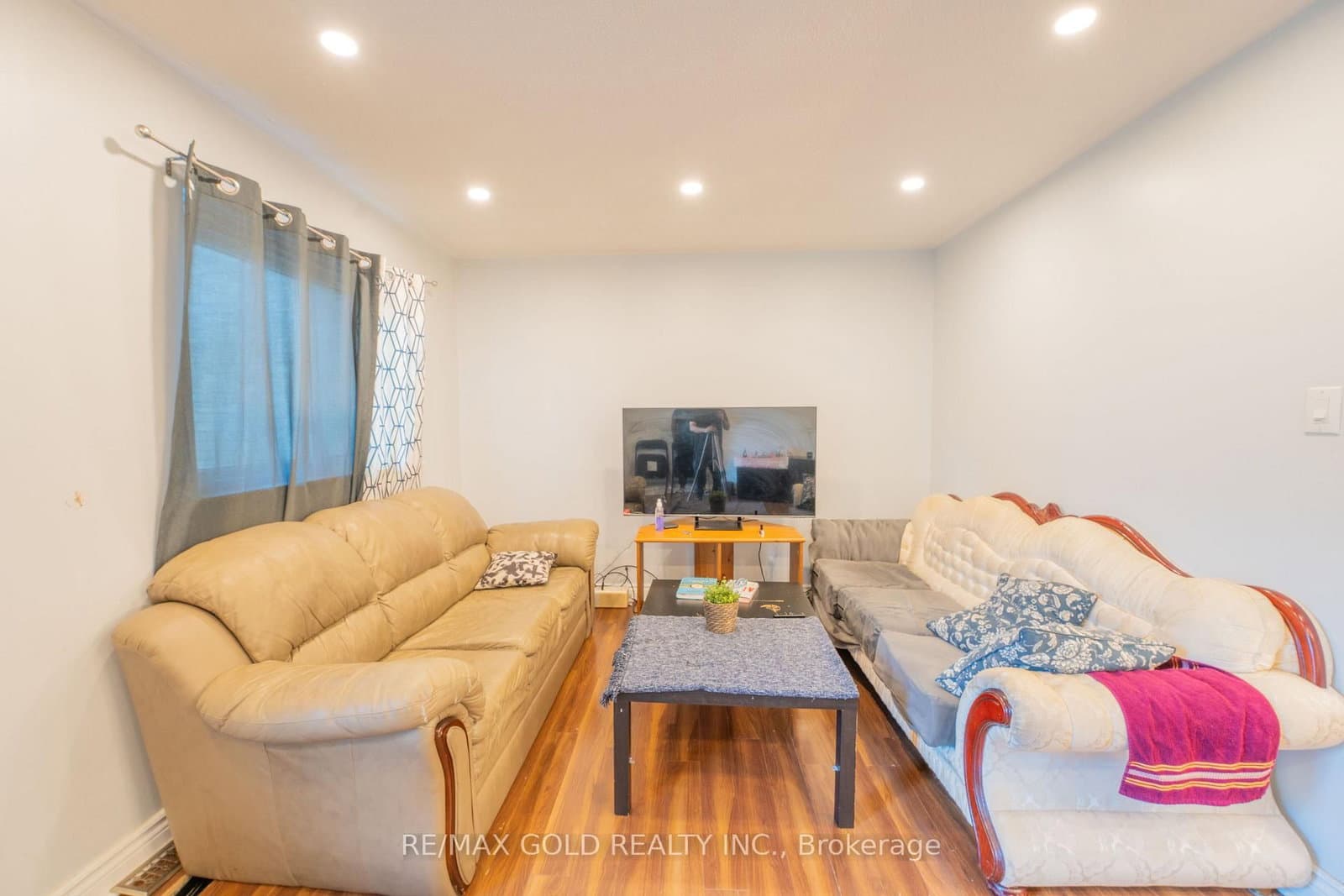 900 Central Park Drive, Unit 107 thumbnail 15