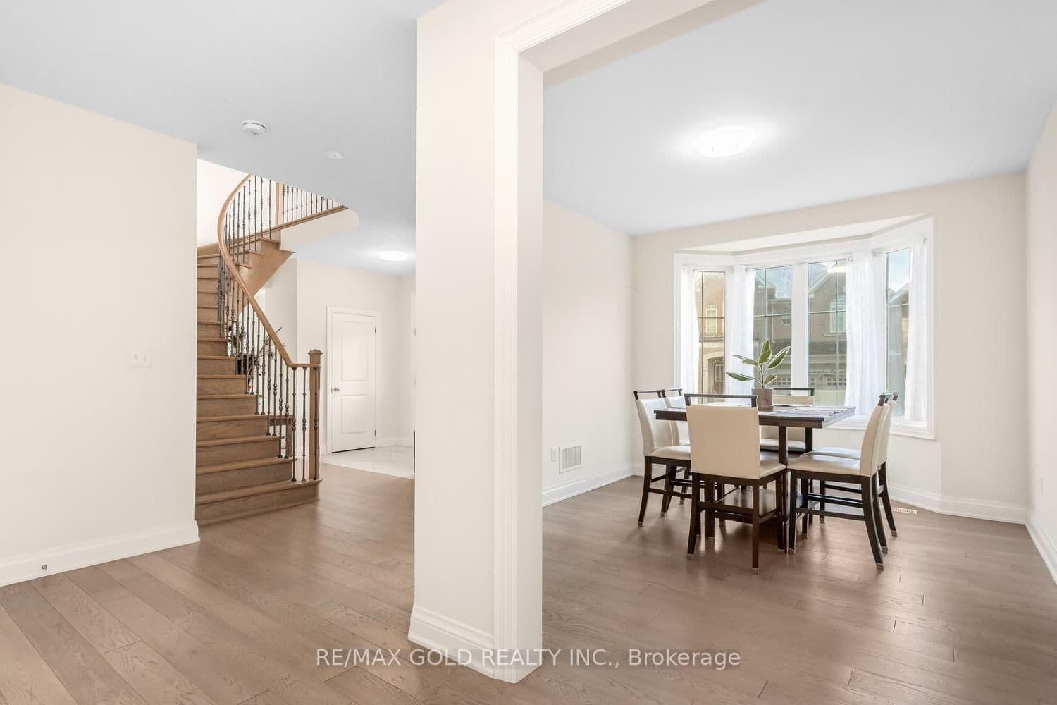 15 Farringdon Crescent thumbnail 12