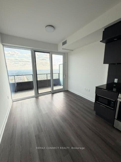 448 Burnhamthrope Road W, Unit 6312 thumbnail 9