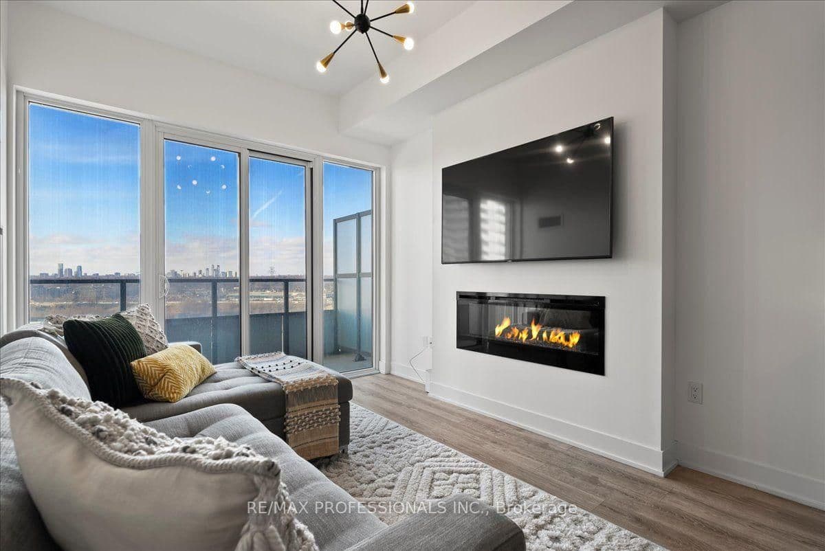 30 Shore Breeze Drive, Unit 1422 - Image 1