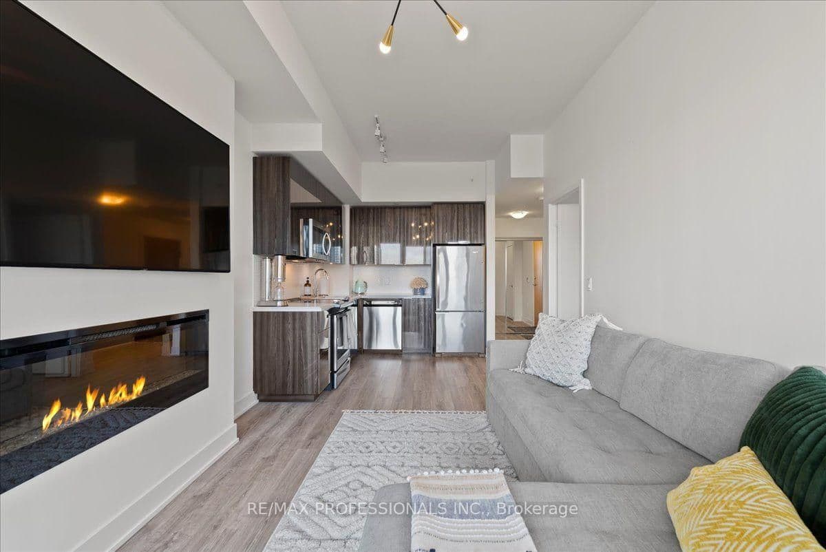 30 Shore Breeze Drive, Unit 1422 thumbnail 11