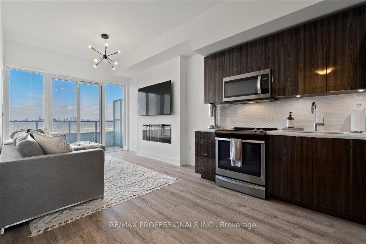 30 Shore Breeze Drive, Unit 1422 thumbnail 12