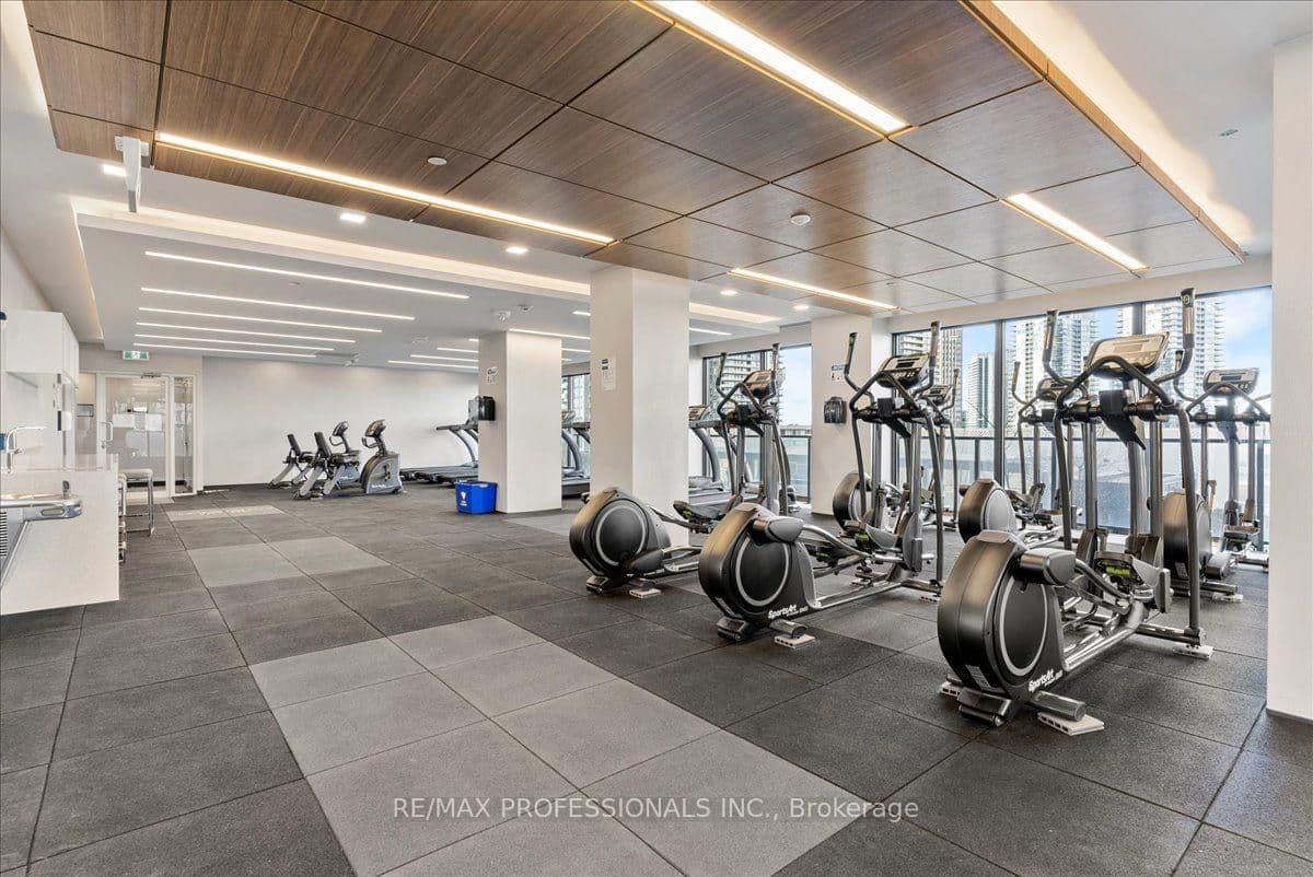 30 Shore Breeze Drive, Unit 1422 thumbnail 37