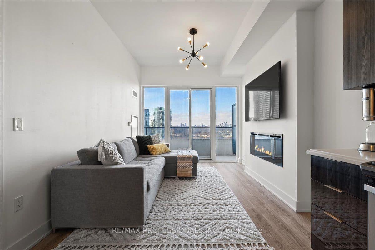 30 Shore Breeze Drive, Unit 1422 thumbnail 9