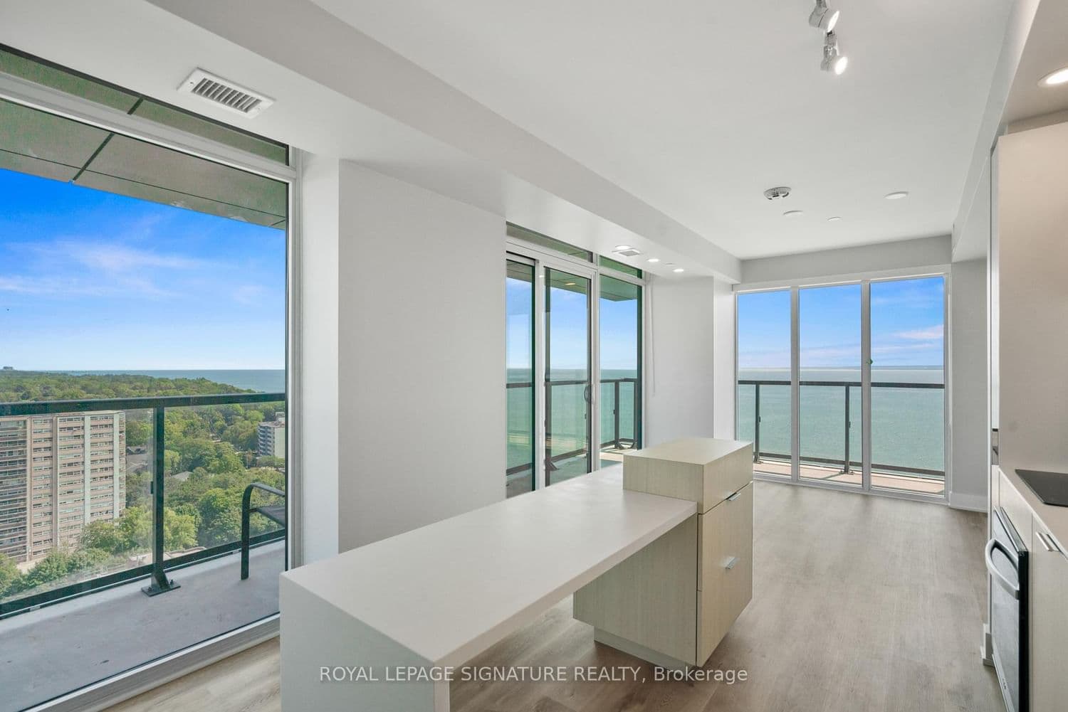 370 Martha Street, Unit 1903 thumbnail 10