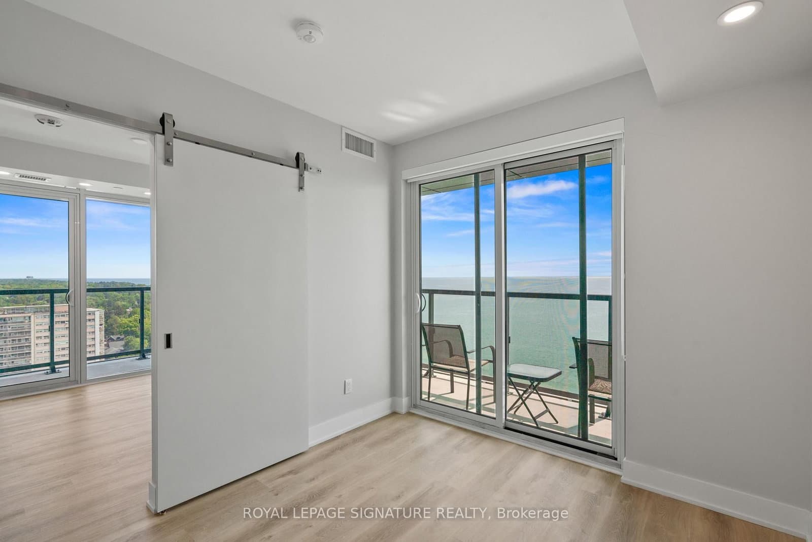 370 Martha Street, Unit 1903 thumbnail 14
