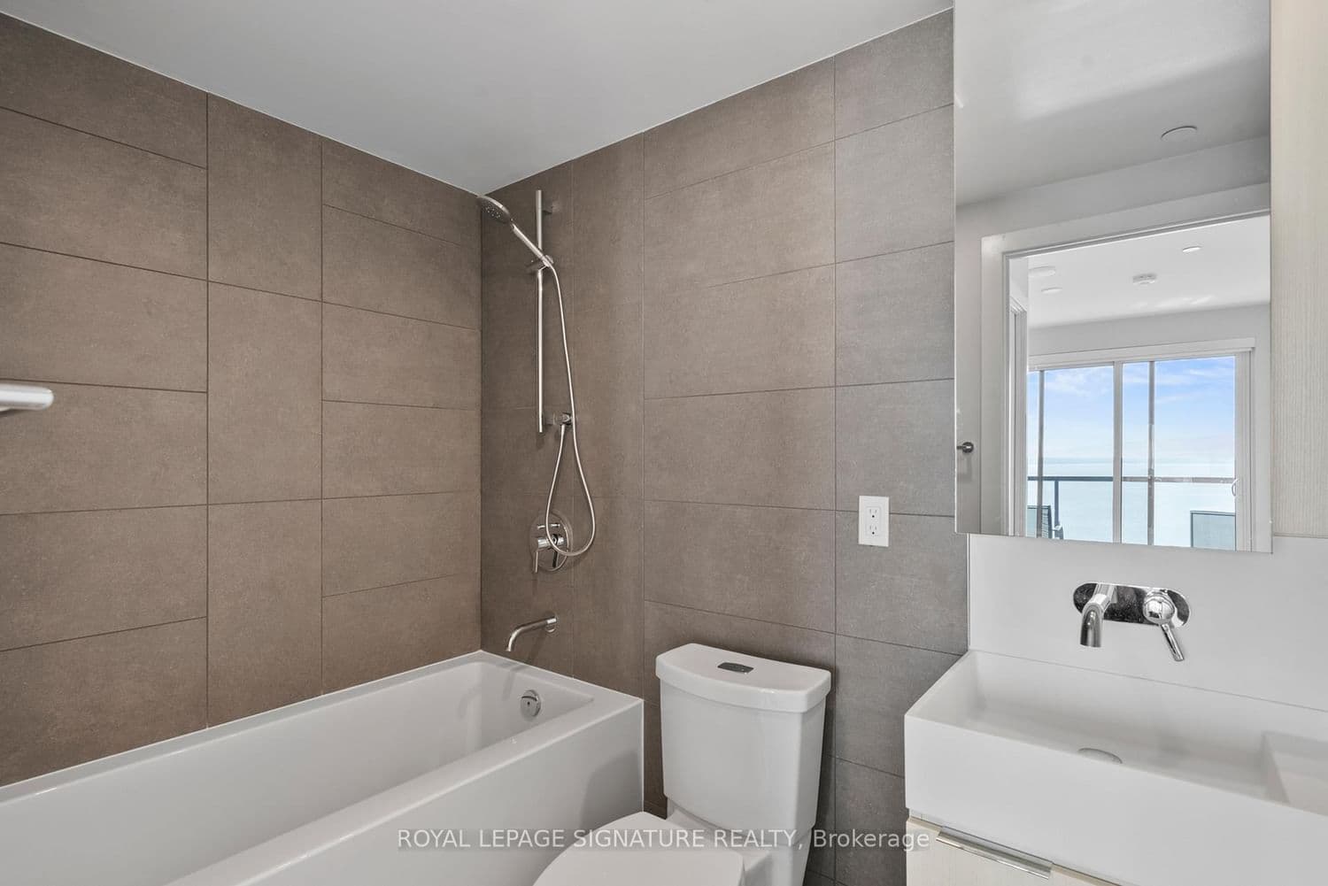 370 Martha Street, Unit 1903 thumbnail 17