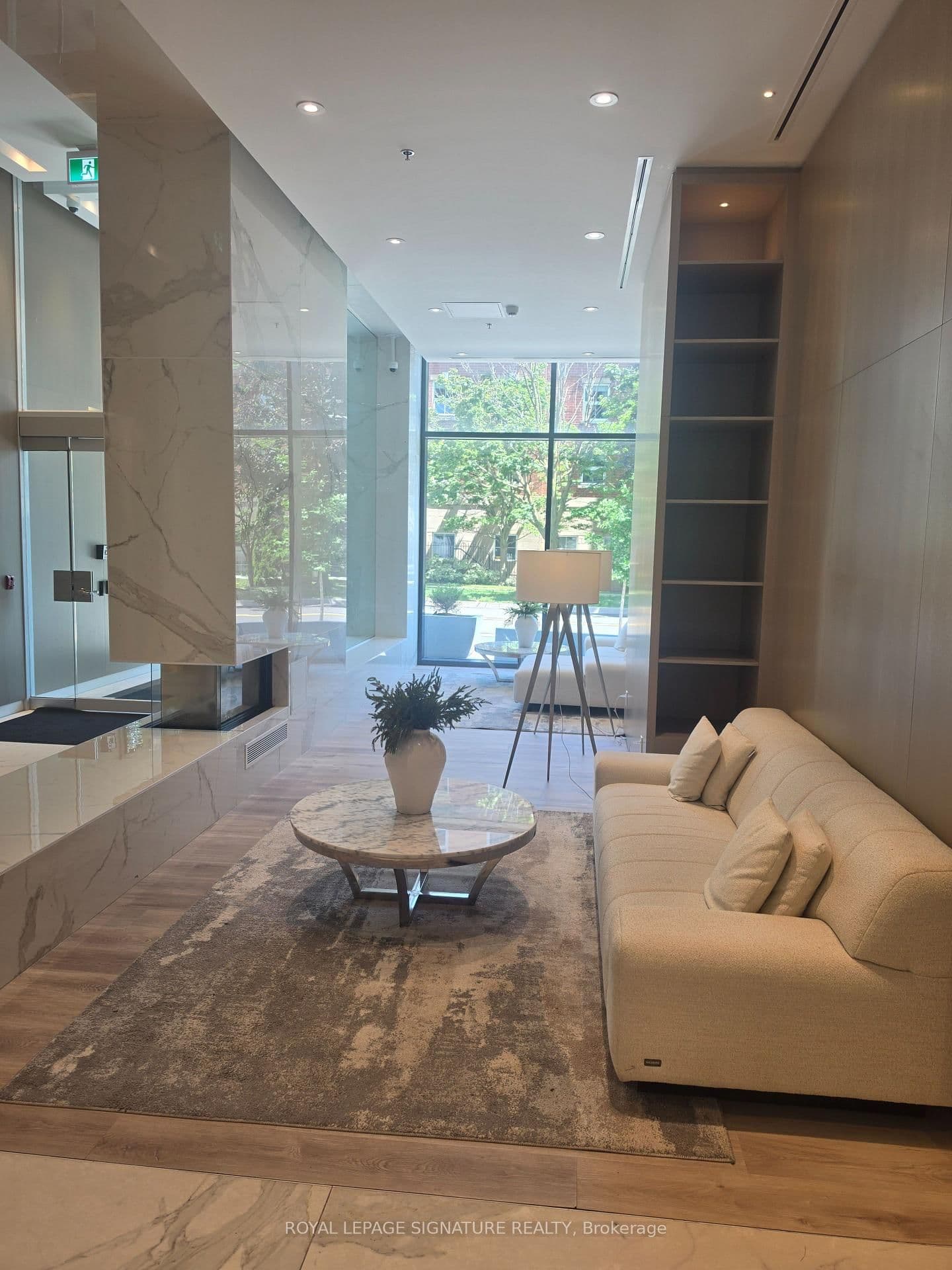 370 Martha Street, Unit 1903 thumbnail 3