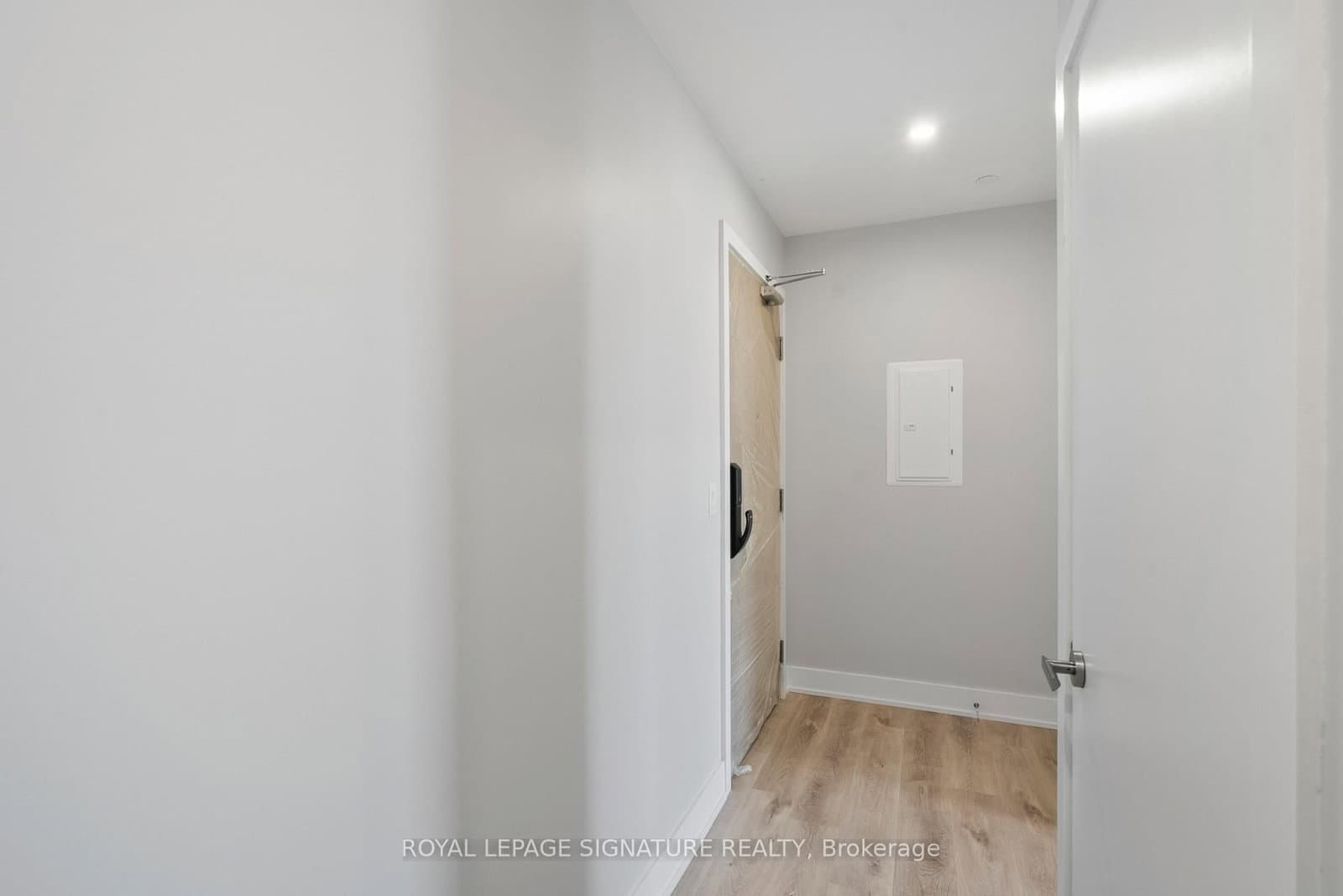 370 Martha Street, Unit 1903 thumbnail 4