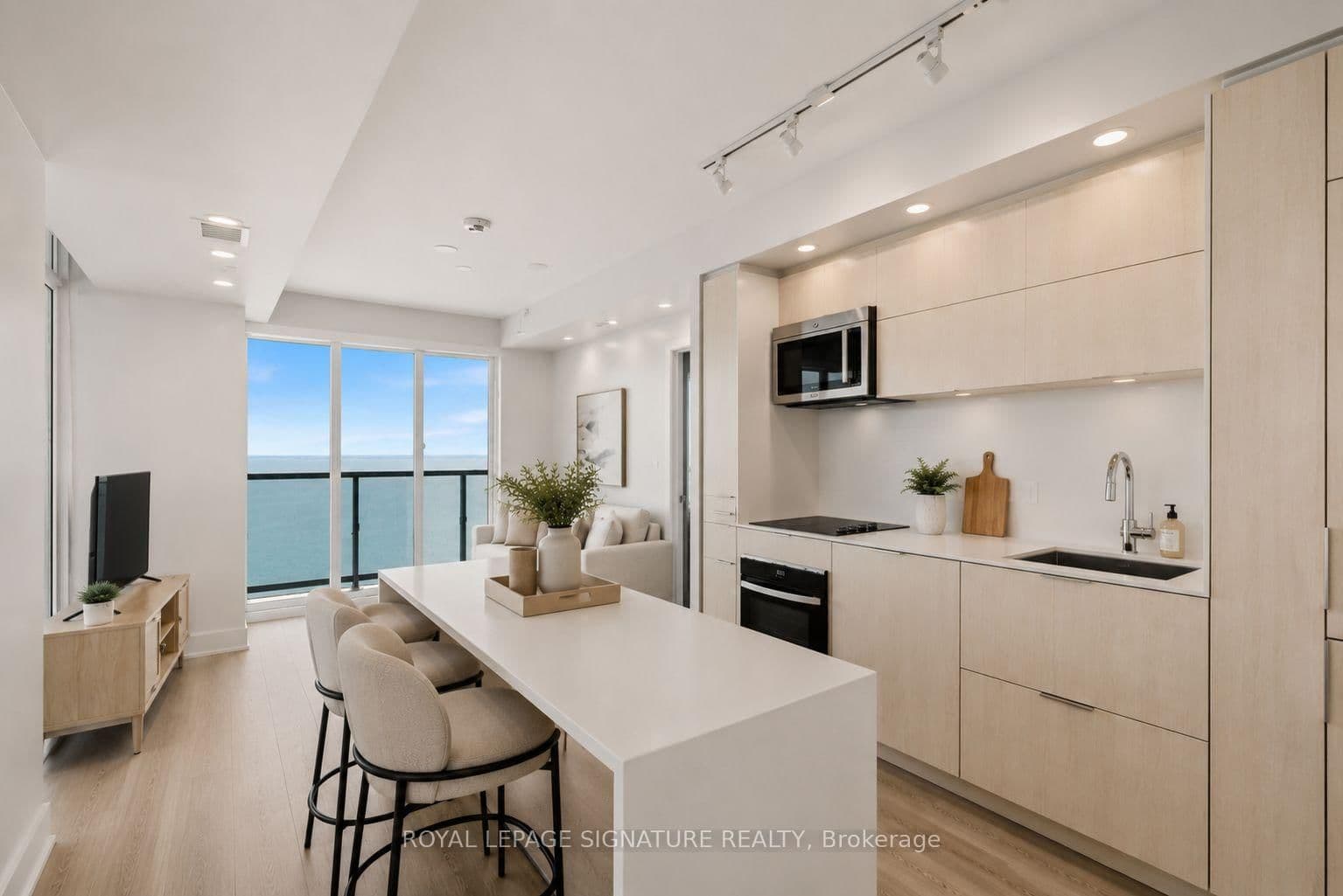 370 Martha Street, Unit 1903 thumbnail 5