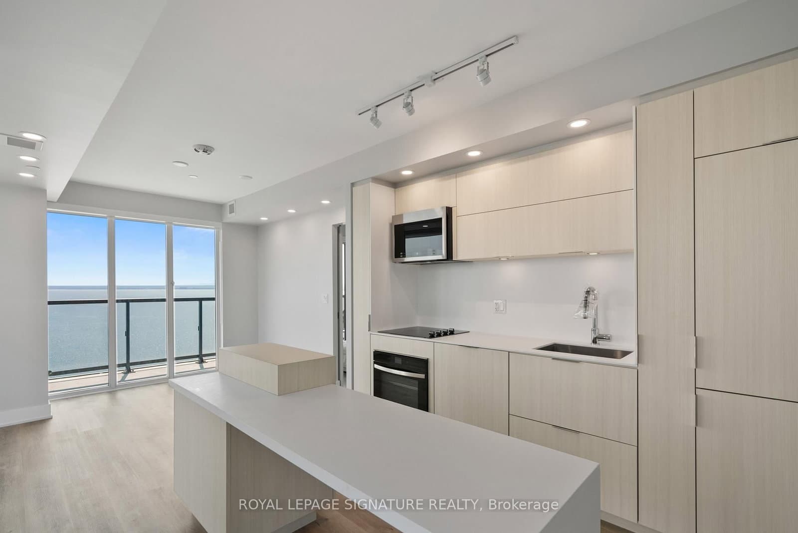 370 Martha Street, Unit 1903 thumbnail 6