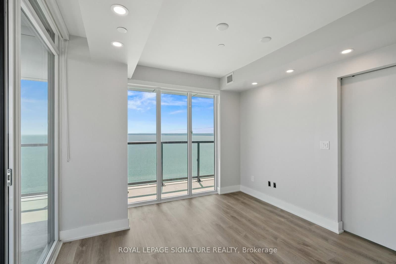 370 Martha Street, Unit 1903 thumbnail 7