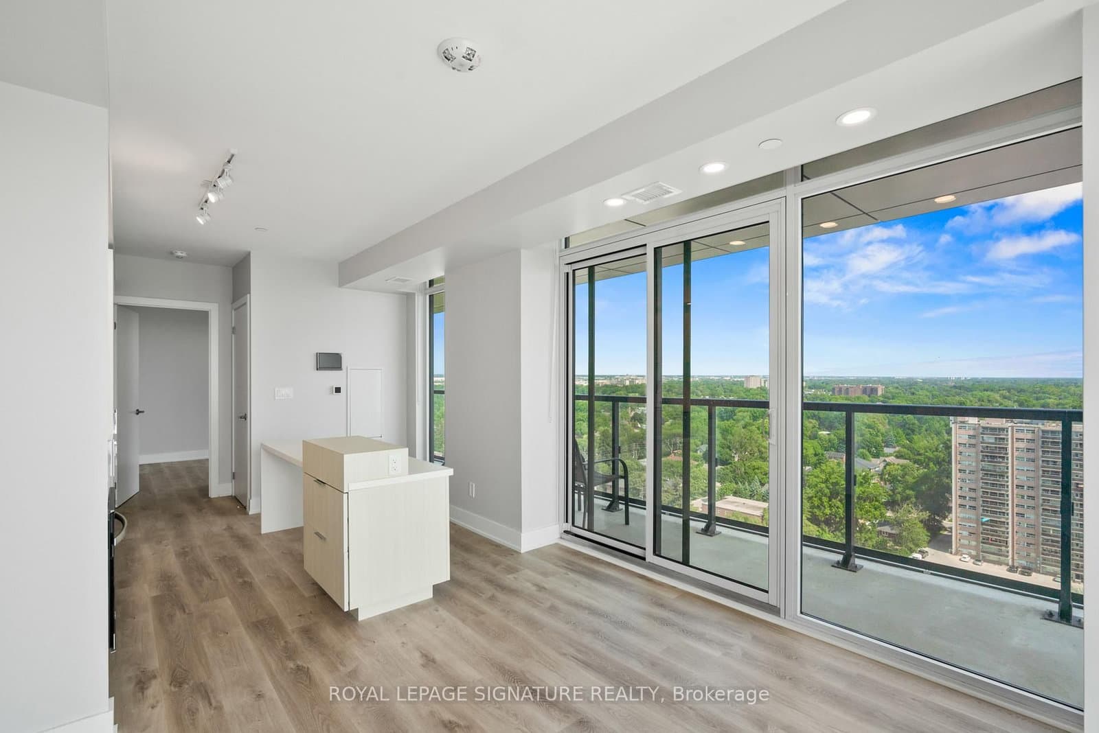 370 Martha Street, Unit 1903 thumbnail 9