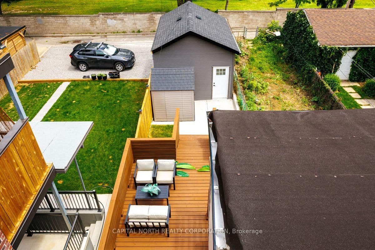 219 McRoberts Avenue thumbnail 18