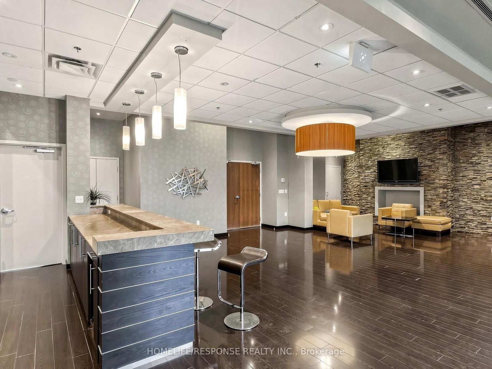 215 QUEEN Street E, Unit 225 thumbnail 23