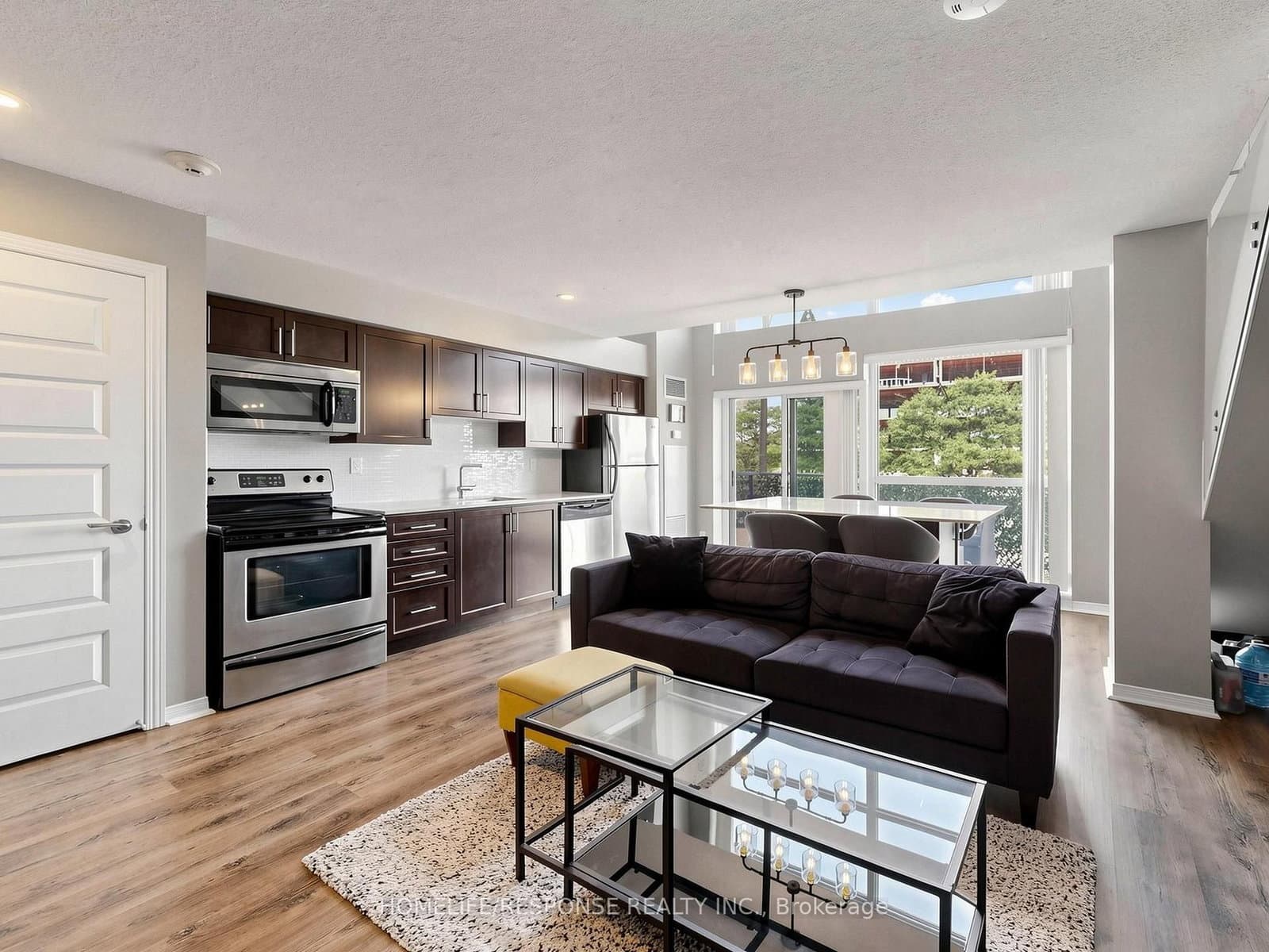215 QUEEN Street E, Unit 225 thumbnail 6