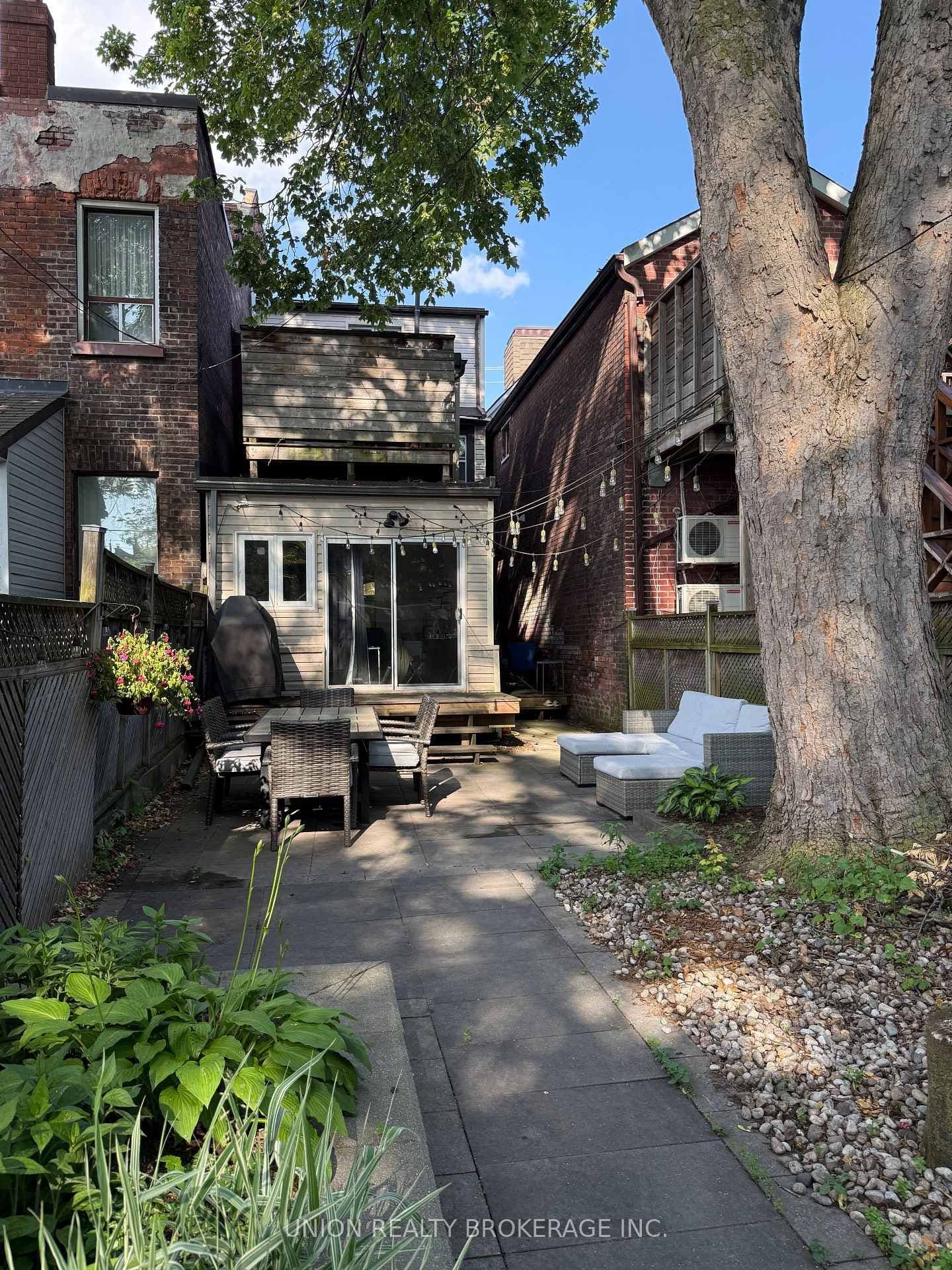 66 Lansdowne Avenue, Unit 1 thumbnail 17