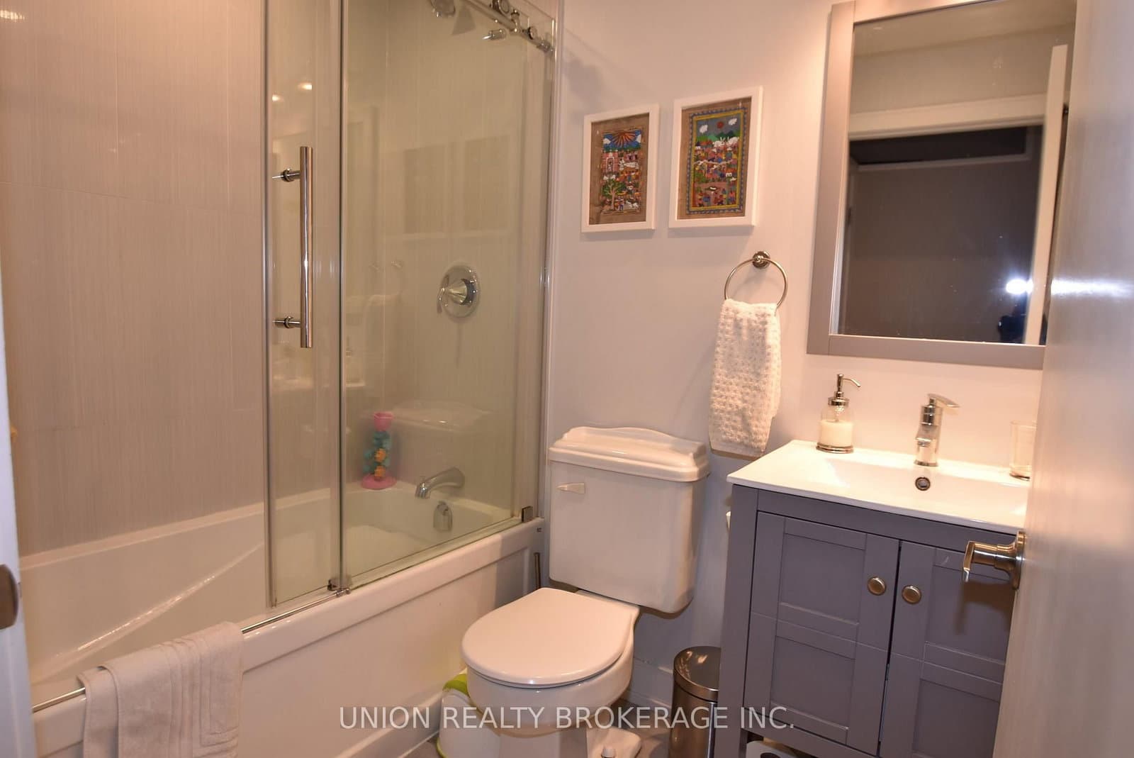 66 Lansdowne Avenue, Unit 1 thumbnail 14