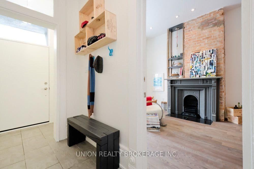 66 Lansdowne Avenue, Unit 1 thumbnail 2