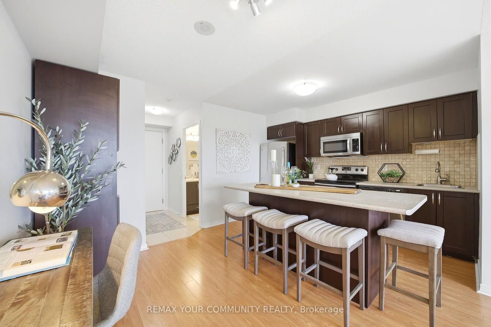 60 Heintzman Street, Unit 2102 thumbnail 11