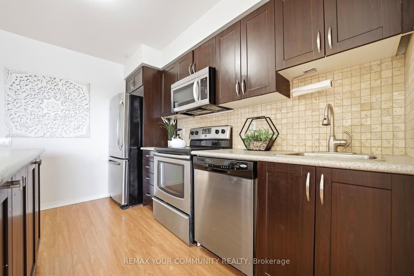 60 Heintzman Street, Unit 2102 thumbnail 12