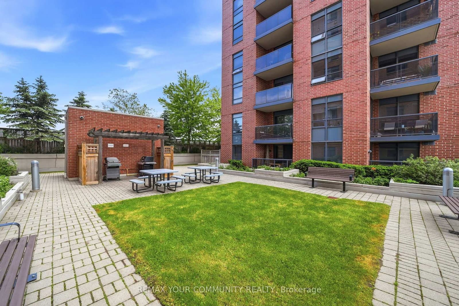 60 Heintzman Street, Unit 2102 thumbnail 23