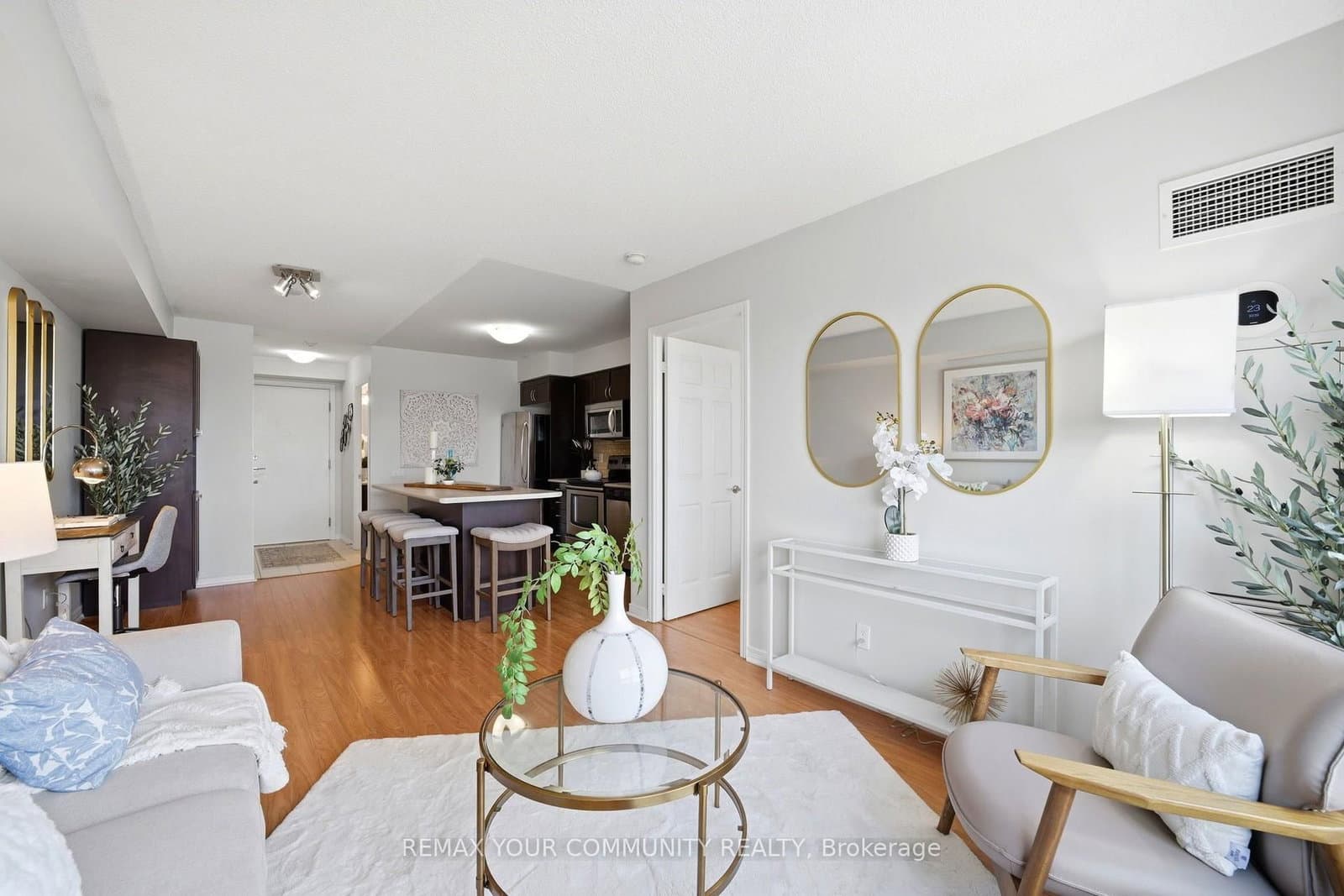 60 Heintzman Street, Unit 2102 thumbnail 4