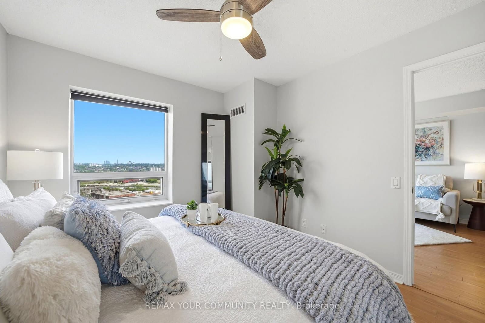60 Heintzman Street, Unit 2102 thumbnail 8