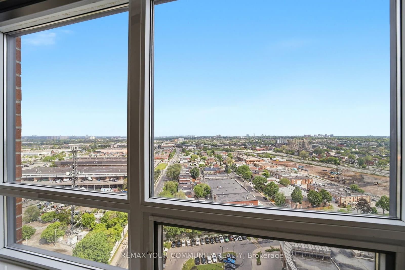 60 Heintzman Street, Unit 2102 thumbnail 9