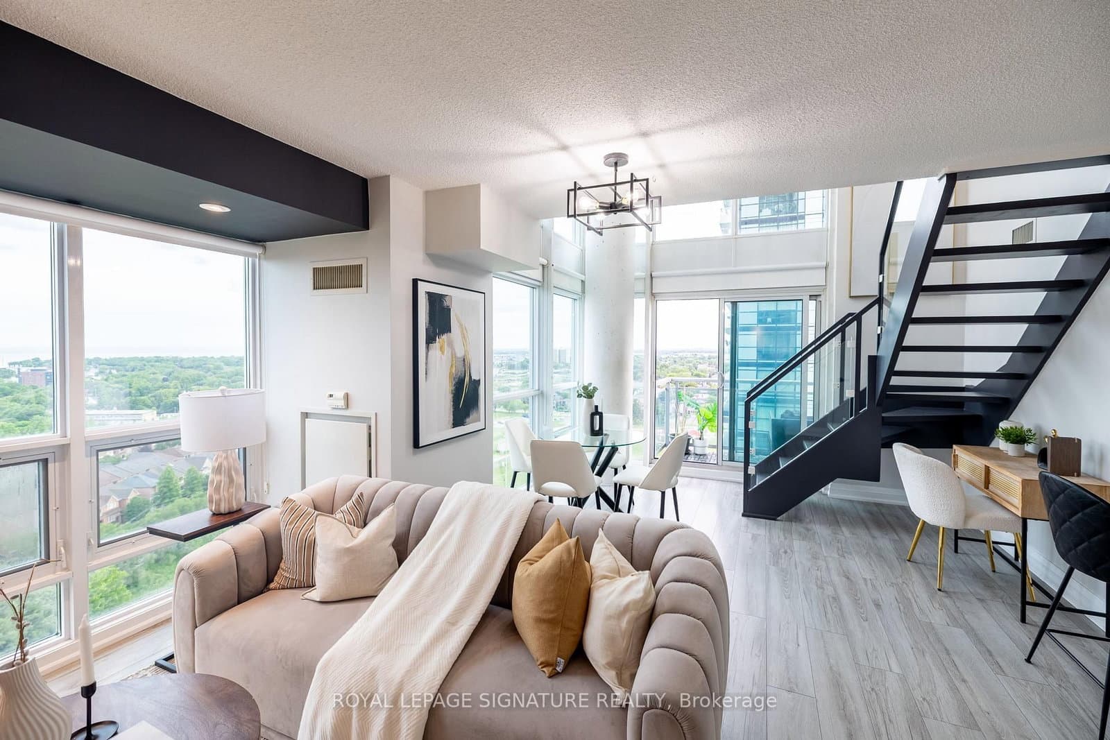155 Legion Road N, Unit 1905 thumbnail 10