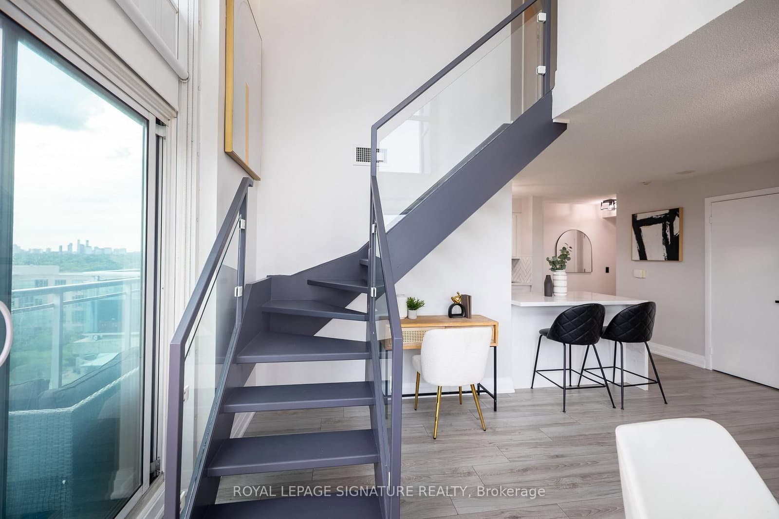 155 Legion Road N, Unit 1905 thumbnail 13