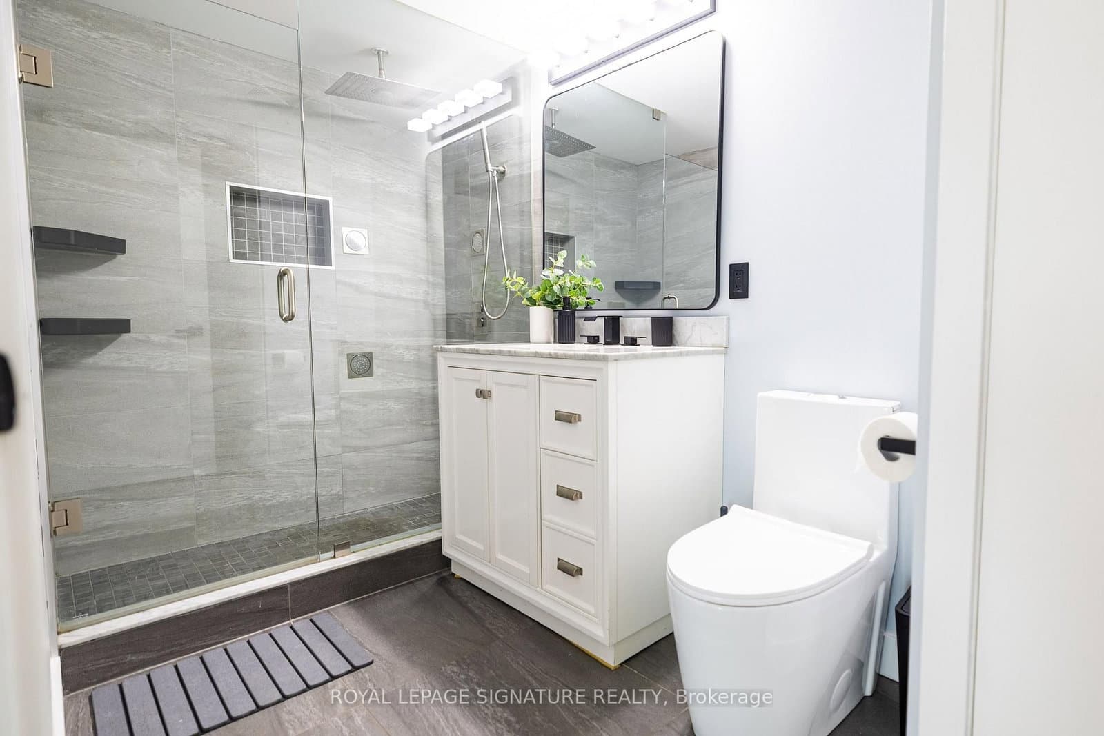155 Legion Road N, Unit 1905 thumbnail 19