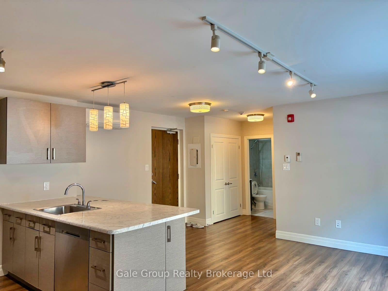 5 Paisley Boulevard E, Unit 102 thumbnail 5