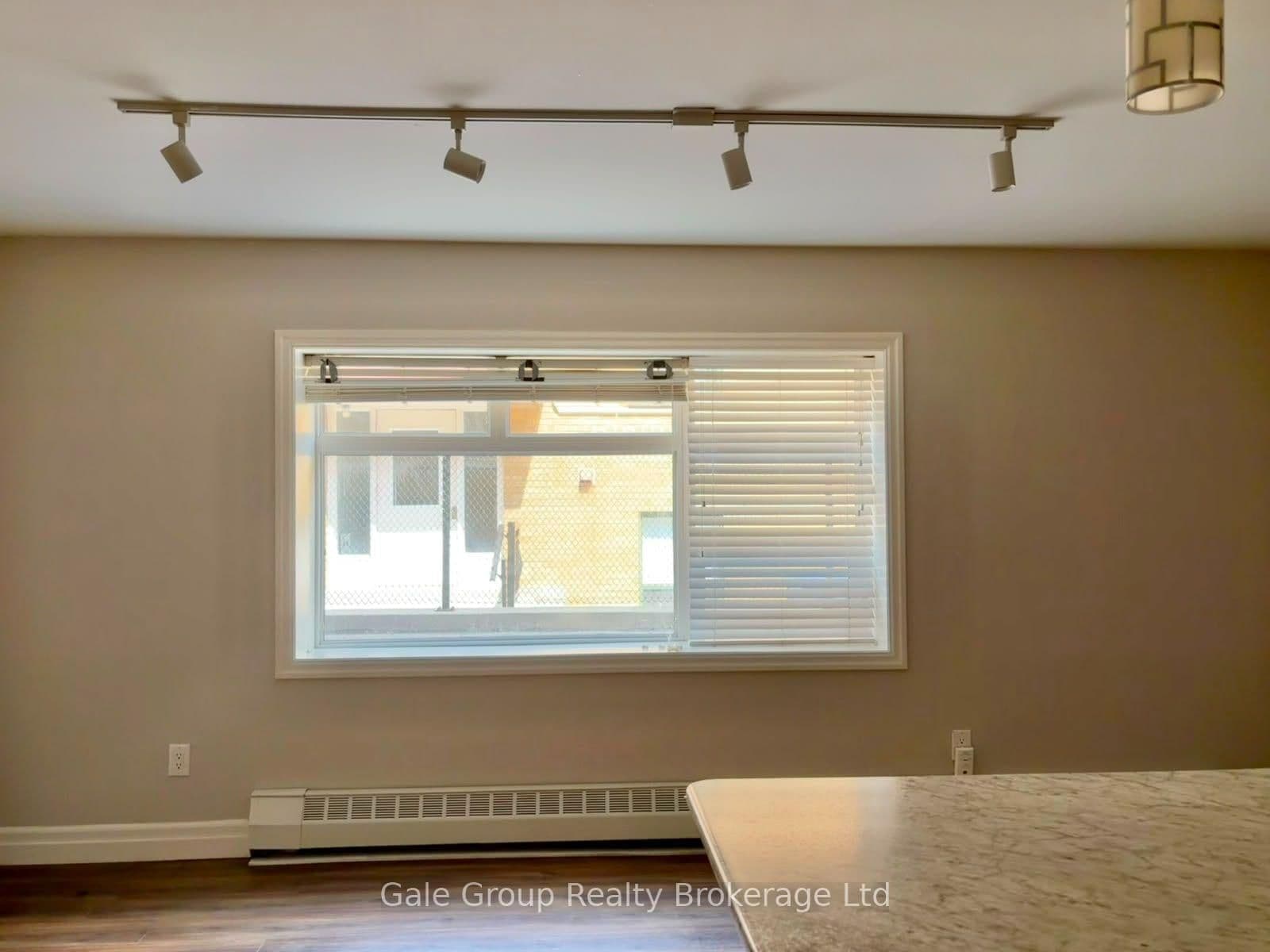 5 Paisley Boulevard E, Unit 102 thumbnail 7