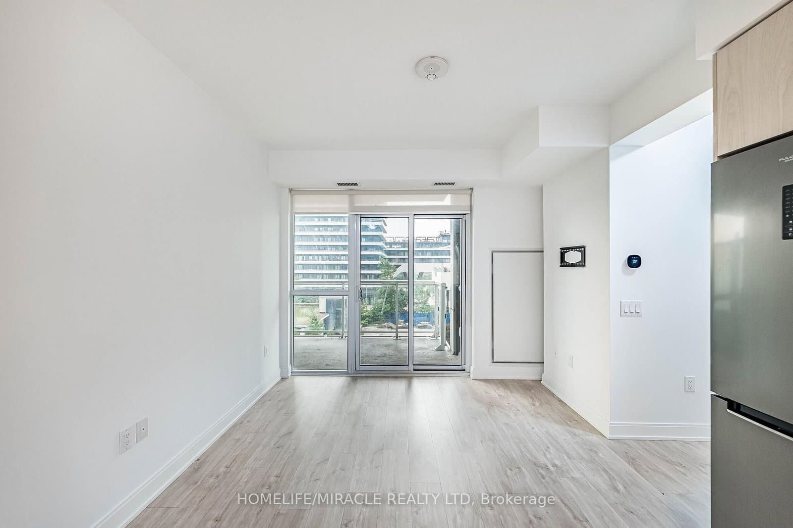65 Annie Craig Drive, Unit 303 thumbnail 11