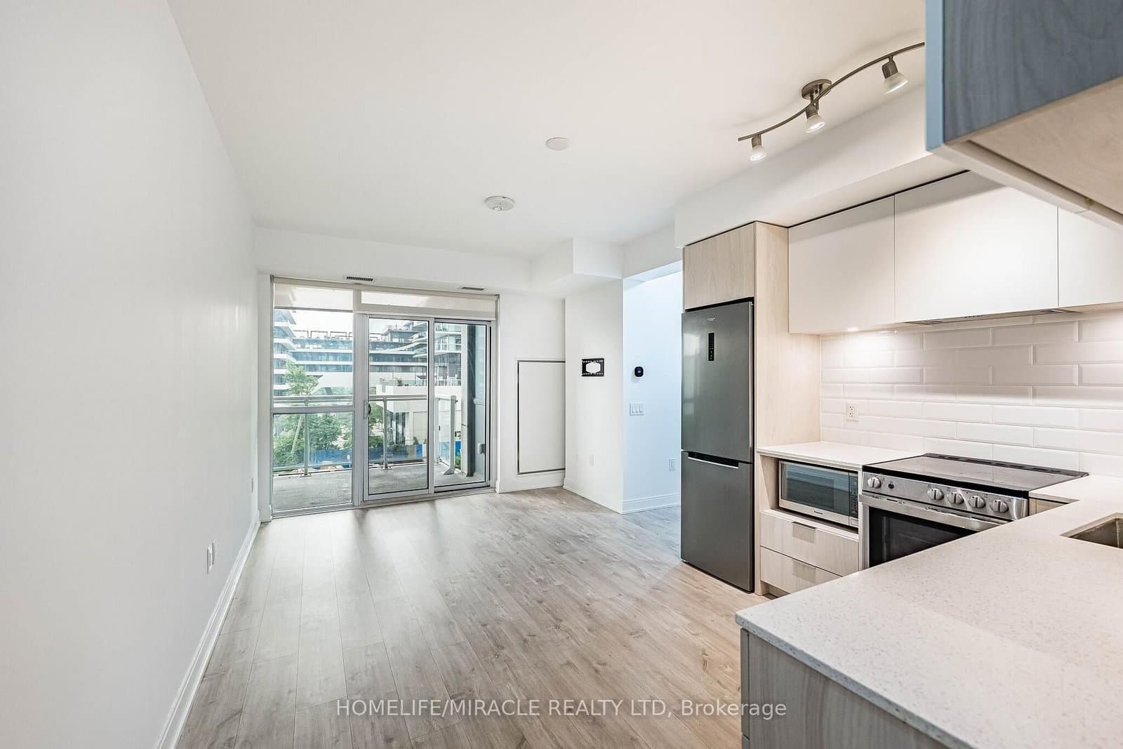 65 Annie Craig Drive, Unit 303 thumbnail 13