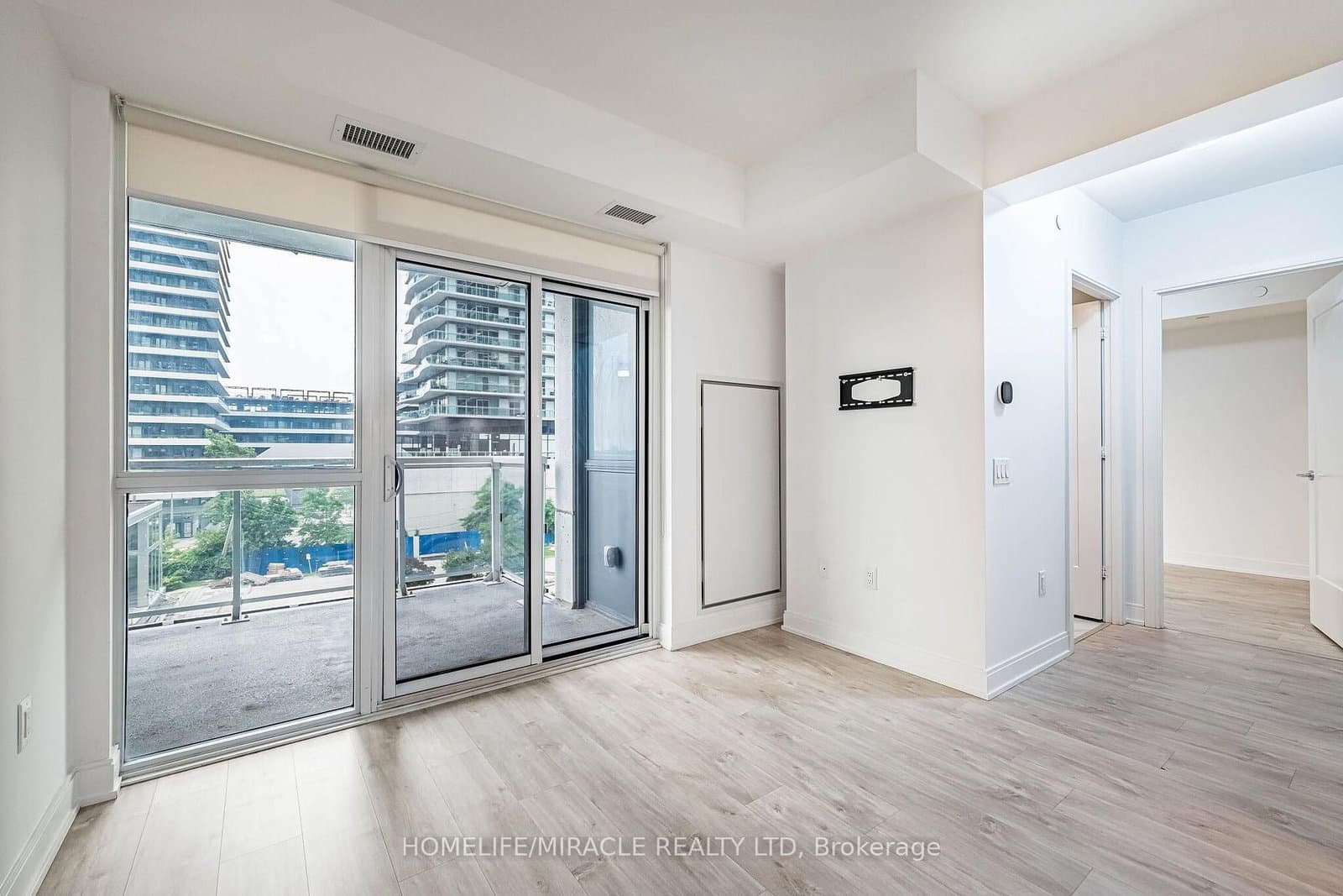 65 Annie Craig Drive, Unit 303 thumbnail 16