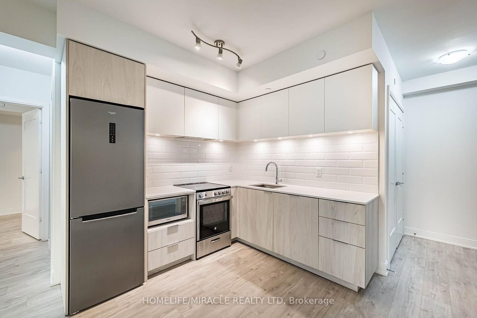 65 Annie Craig Drive, Unit 303 thumbnail 19