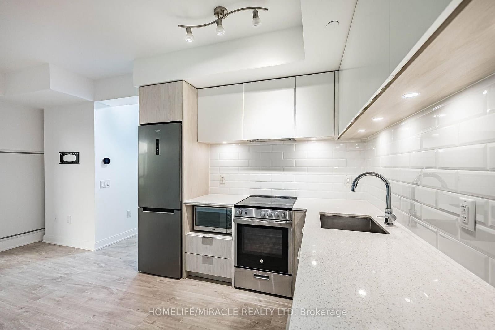 65 Annie Craig Drive, Unit 303 thumbnail 22